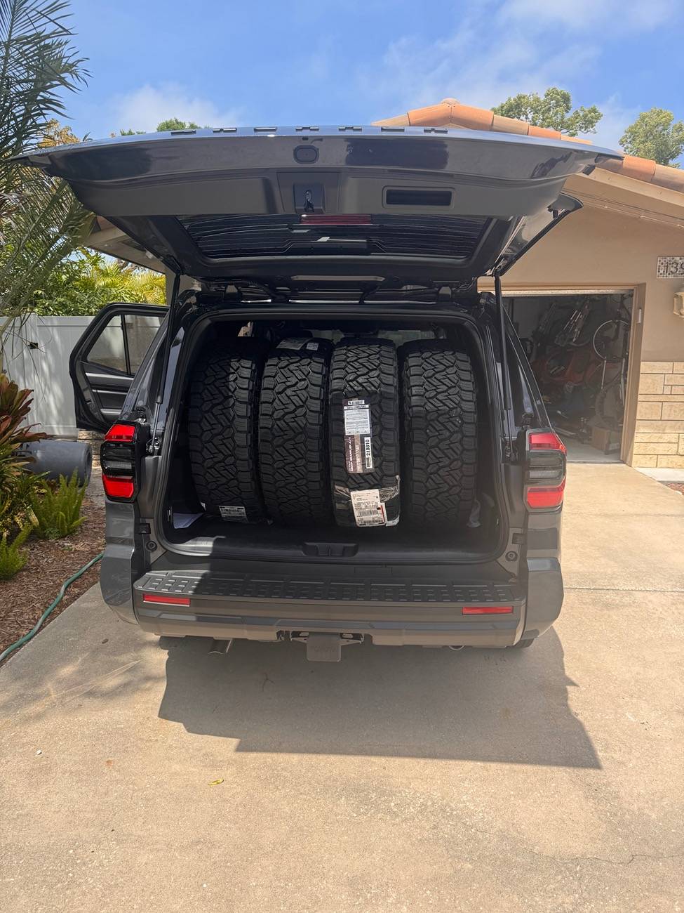 2025 4runner 6th gen Underground SR5 on 2.5" ReadyLift lift kit, Method 703 +0 offset and Nitto Recon Grappler 285/70/17 IMG_8102