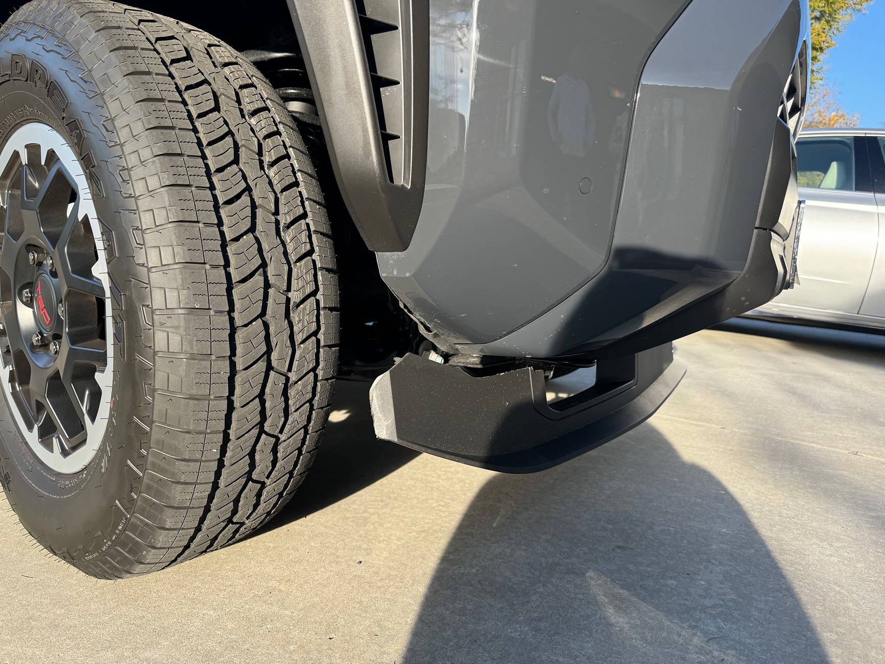 2025 Toyota 4runner 2025 Front Lower Valance or Air Dam Fell Off IMG_6139