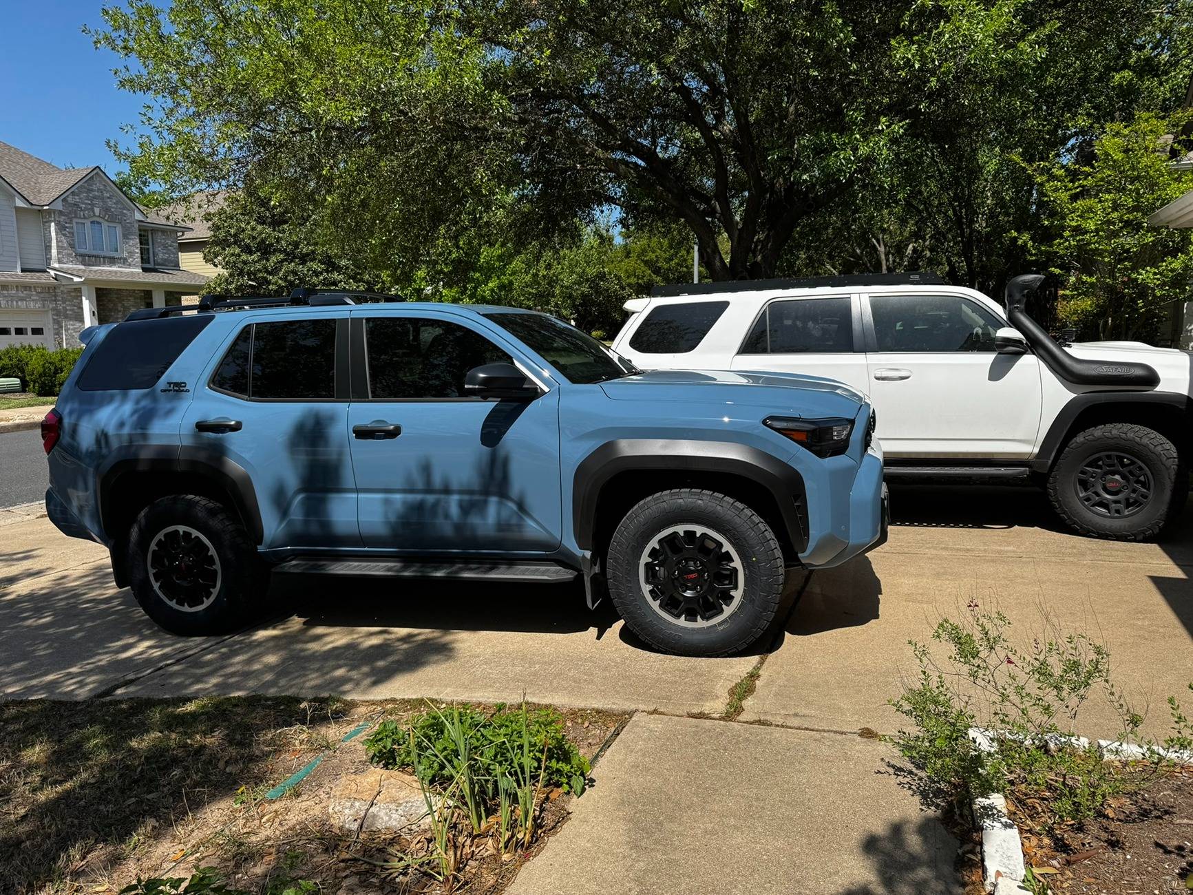 2025 4runner 6th gen Heritage Blue Off-Road Premium - Chill Daily Driver IMG_8268.JPEG