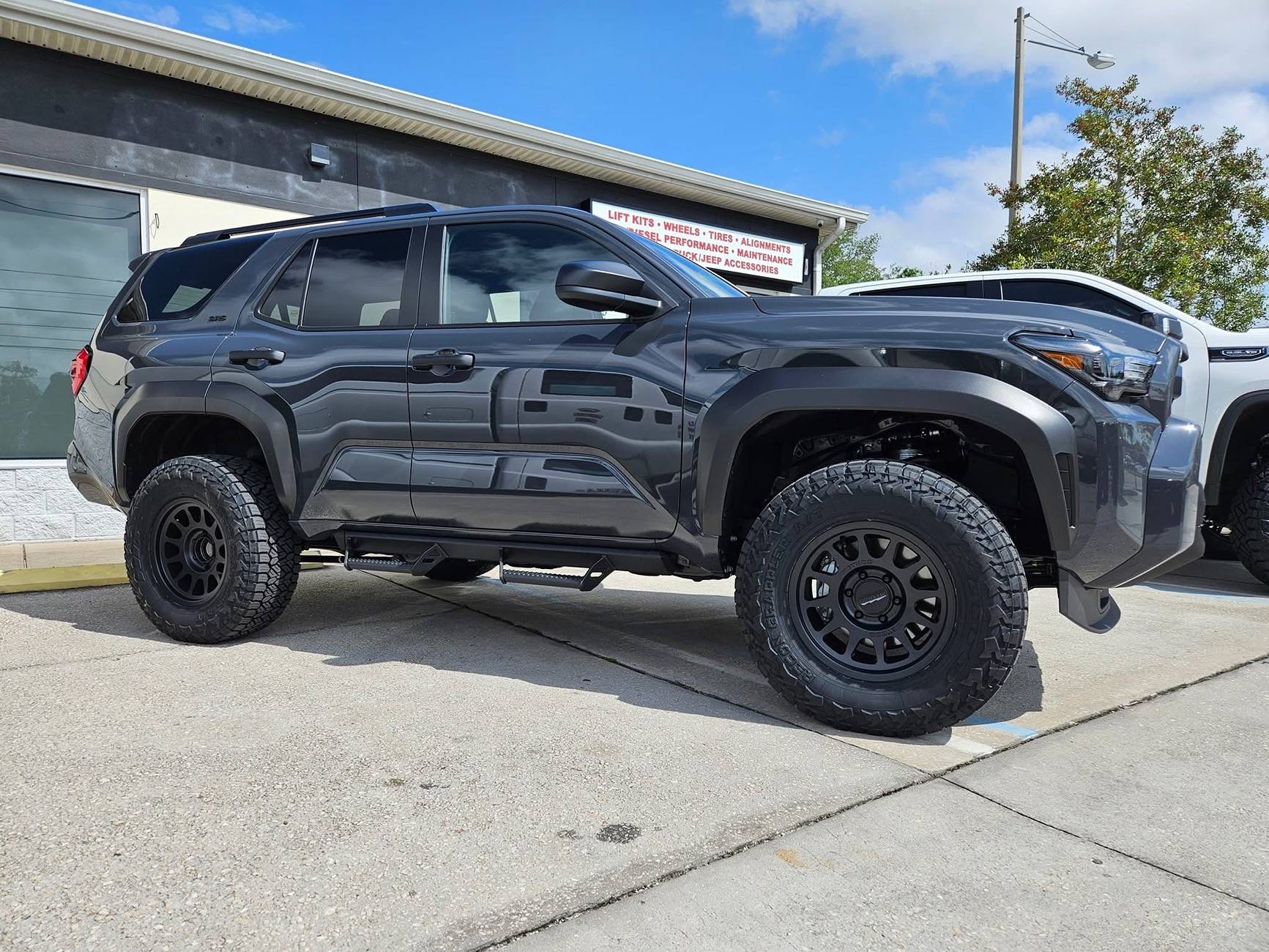 2025 4runner 6th gen Underground TRD Sport on 2.5" / 2" level lift, +25 offset Method 305, Open Country R/T 295/70r17 (33's) IMG_8114