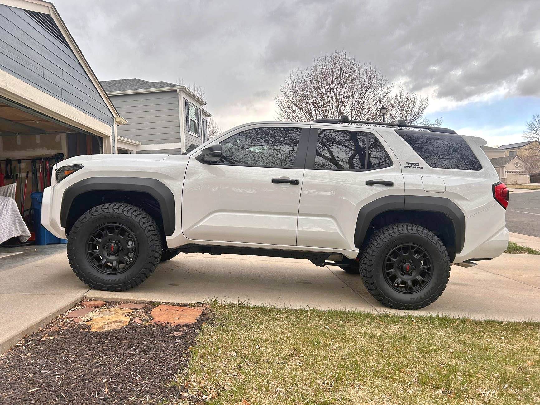 2025 4runner 6th gen New owner 2025 Ice Cap OR: 2" inch level lift. 285/70/18 BFG KO3 IMG_9889
