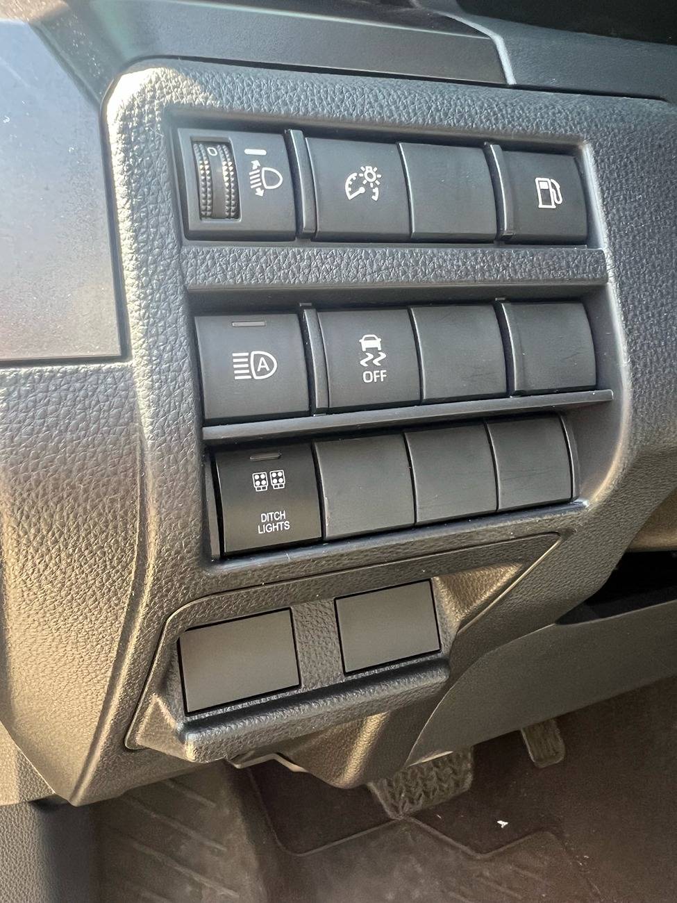 2025 Toyota 4runner CUTTING EDGE (Silver) Photos 4Runner 6th Gen (2025+) image5