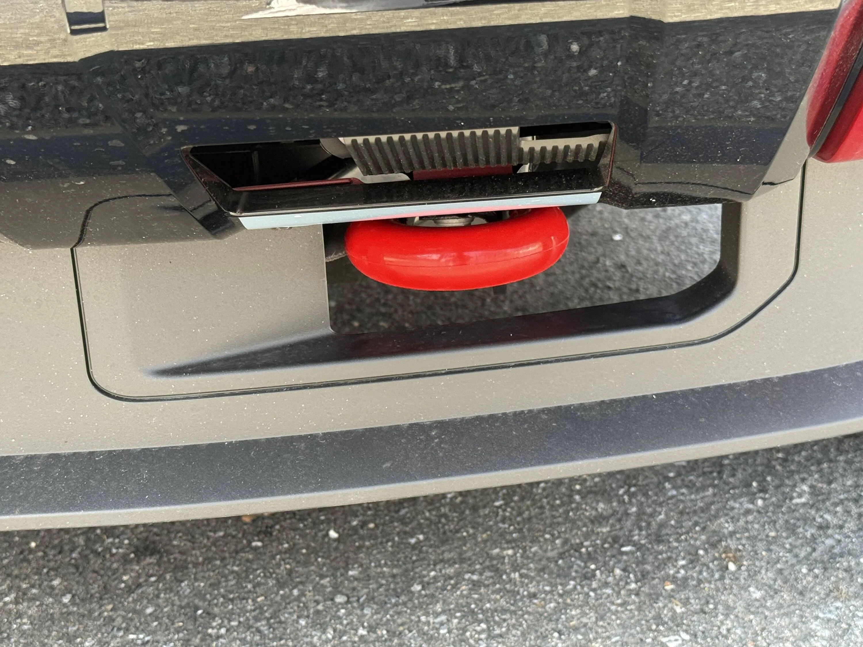 2025 4runner 6th gen A cheap way to have a RED tow hooks IMG_3565