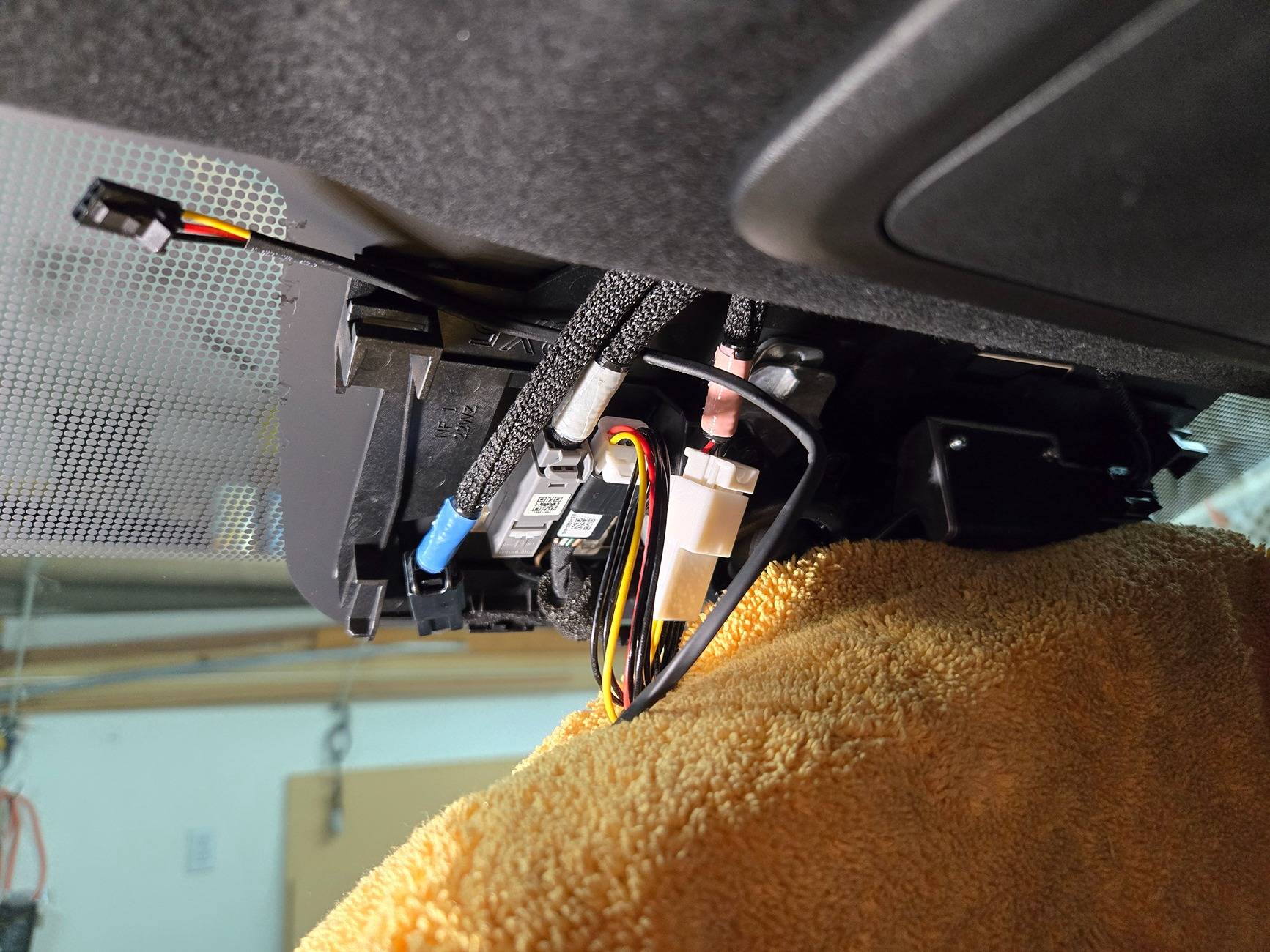 2025 4runner 6th gen Aftermarket dashcam install using Dongar kit, on 2025 4Runner ORP with tow tech (digital mirror) 4.948 dongar 4rnr connections zoom+, pink removed, inserted dongar