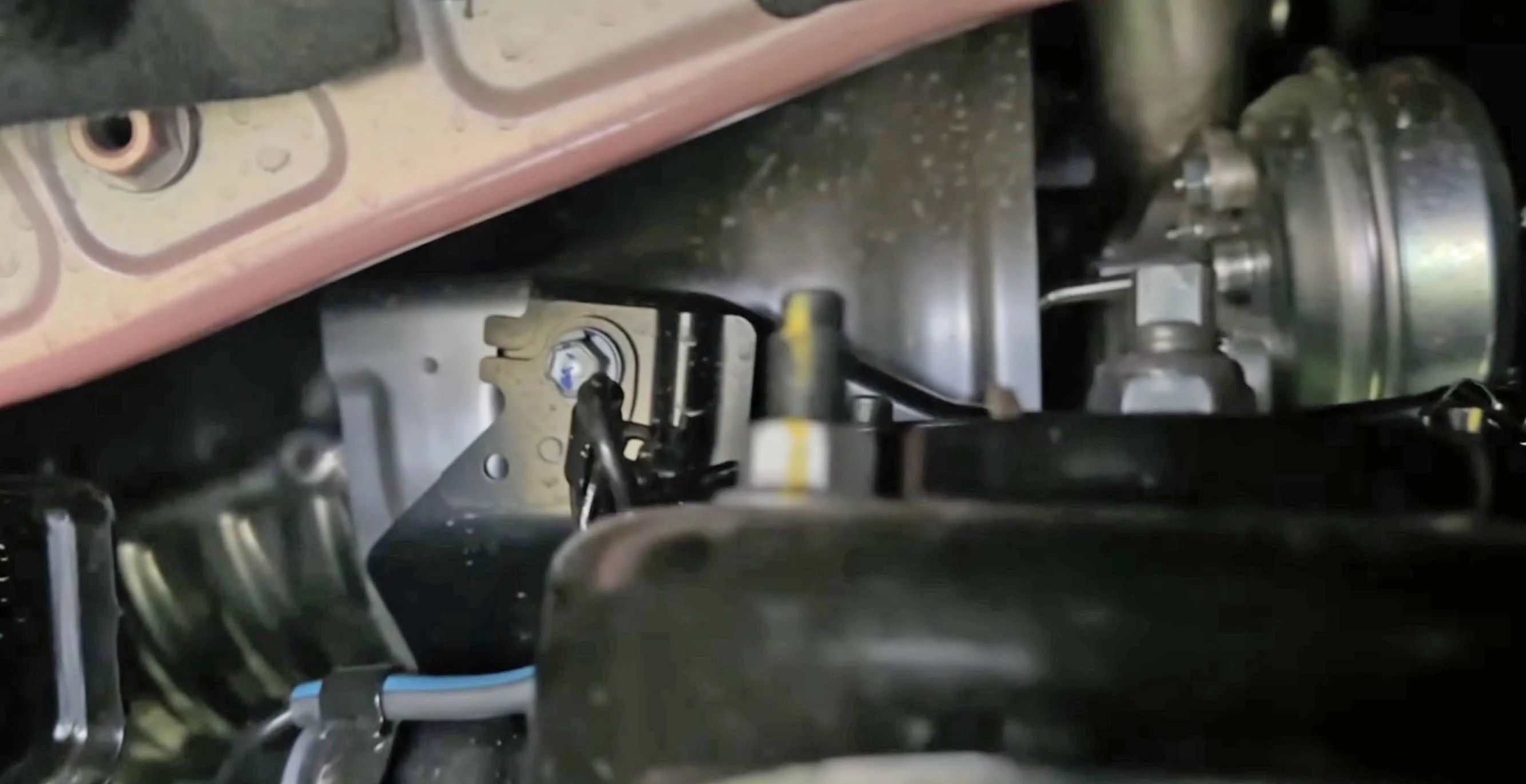 2025 4runner 6th gen Catalytic Converters location on 2025 4Runner 6th gen are hidden. Makes cats harder to steal 2024-toyota-tacoma-catalytic-converter-jpg