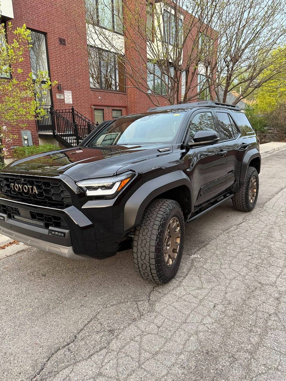 2025 4runner 6th gen BLACK Photos 4Runner 6th Gen (2025+) black 2025 4runner trailhunter bronze wheels.jpg1