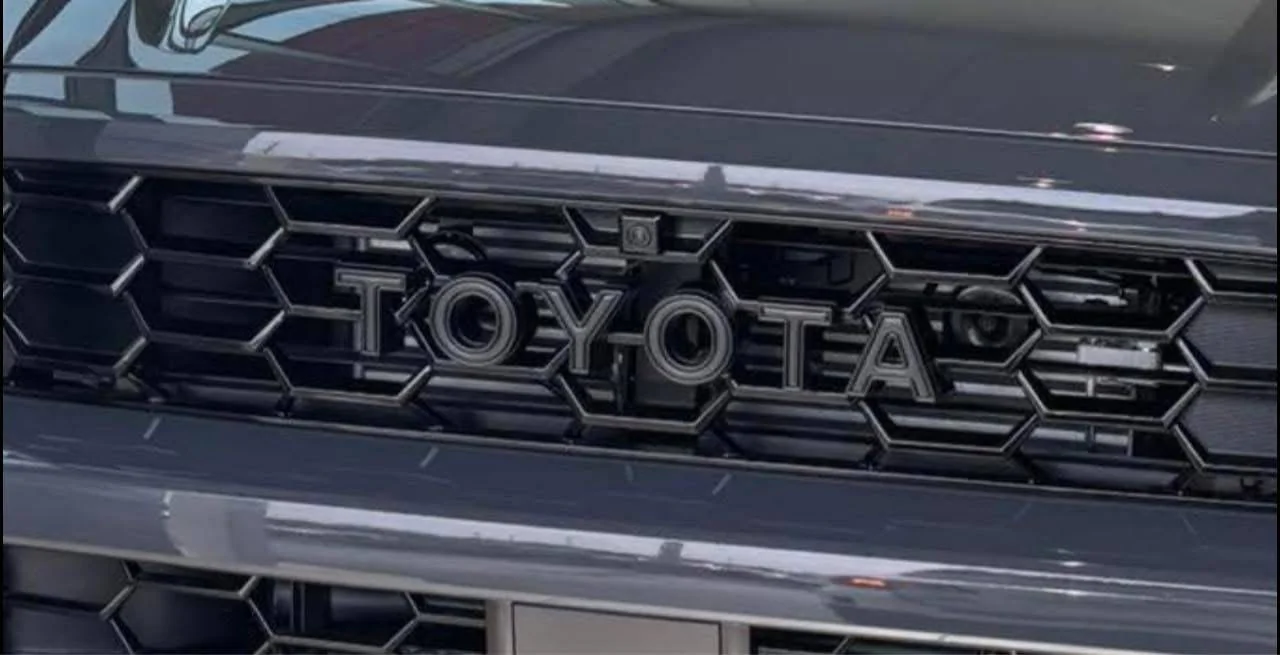 2025 4runner 6th gen Heritage Grille letters - color matched overlays part numbers (Matte Black, Imperial Red, Reflective Black, Mud Bath, White, Bronze) IMG_7817