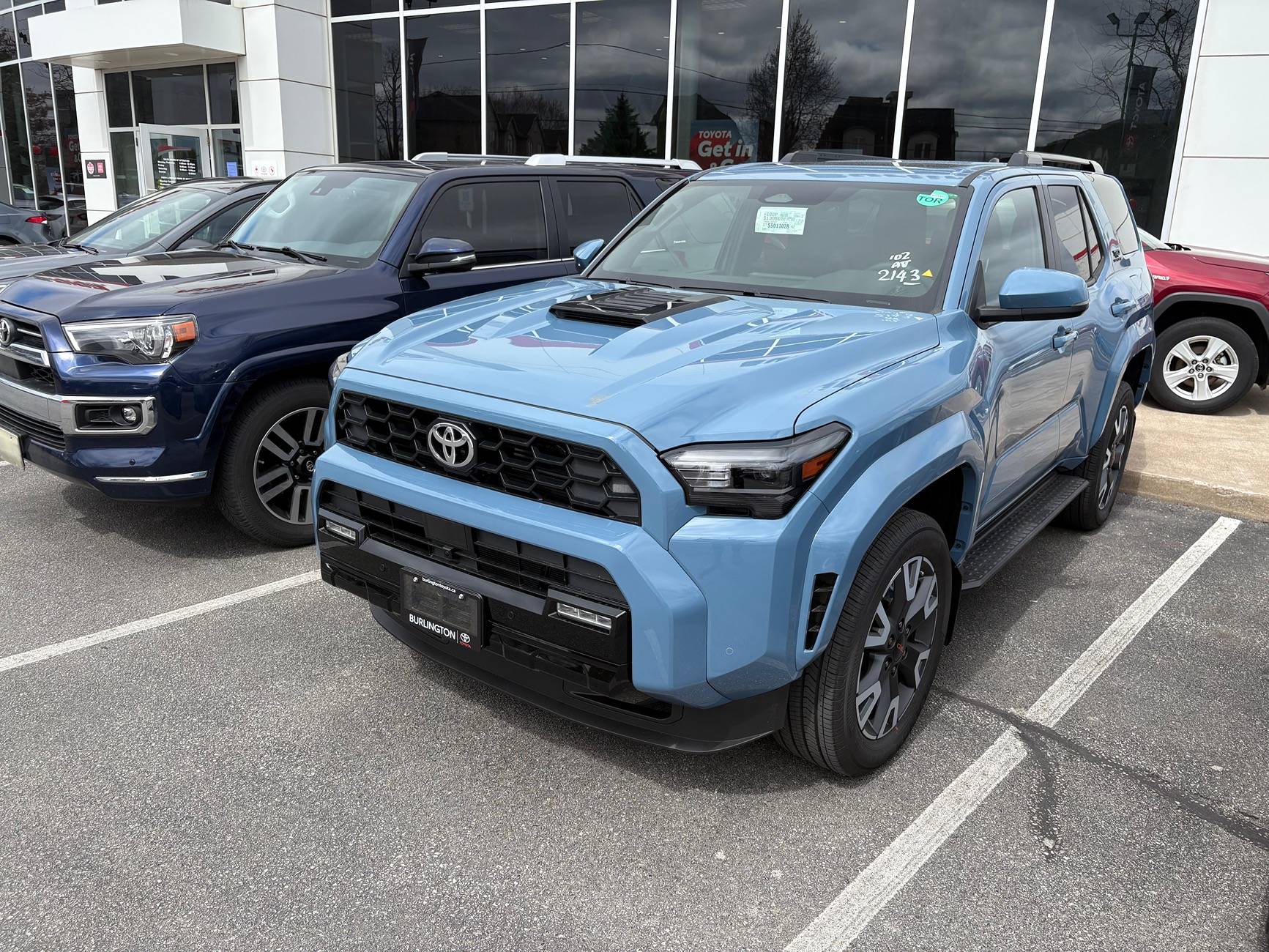 2025 4runner 6th gen Dealer installed front bumper license plate mount - how's yours mounted? IMG_7348