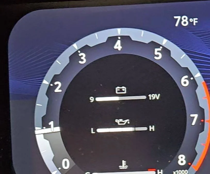 2025 4runner 6th gen Is your voltmeter (battery) display always on the lower half? 4R myvoltmeter