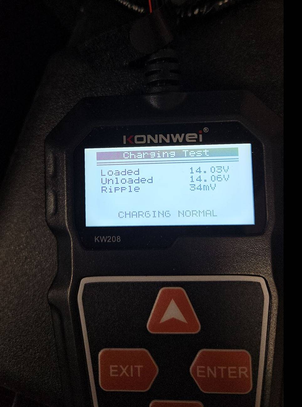 2025 4runner 6th gen Is your voltmeter (battery) display always on the lower half? 4R Charging test, normal, 4-19-25.JPG
