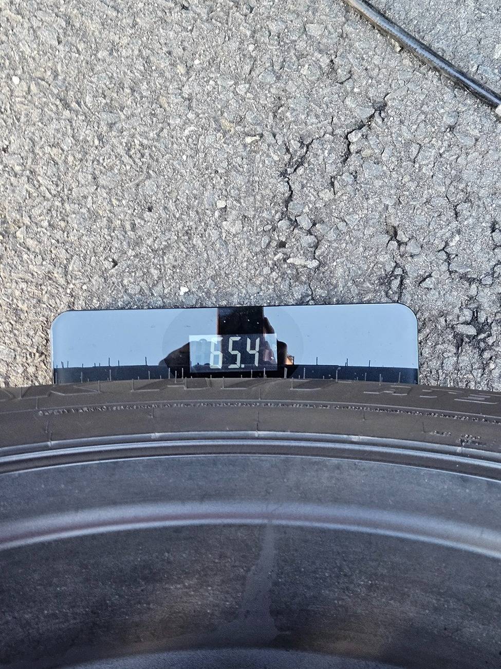 2025 4runner 6th gen Factory option 18" TRD Wheels with AT3Wa tires combined weight = 65 lbs 1000047937