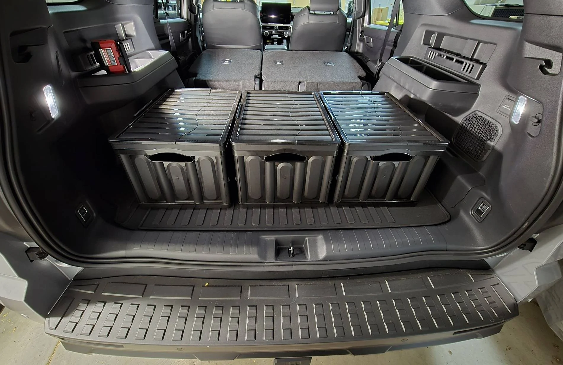 2025 4runner 6th gen Interior cargo area storage (ratcheting cargo bar placement) 4Runr, 3 collapsible bins in cargo area