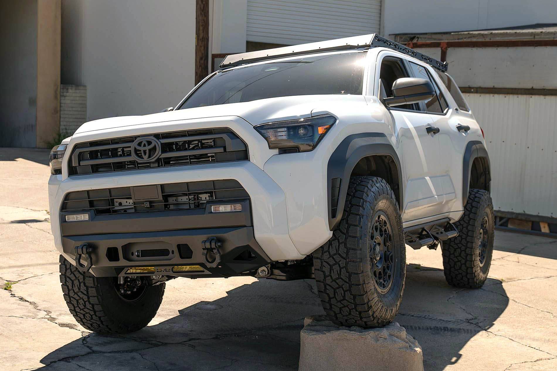 2025 Toyota 4runner ICE CAP WHITE Photos 4Runner 6th Gen (2025+) 3-tires-black-rhino-wheels-dv8-centric-bumper-jpe
