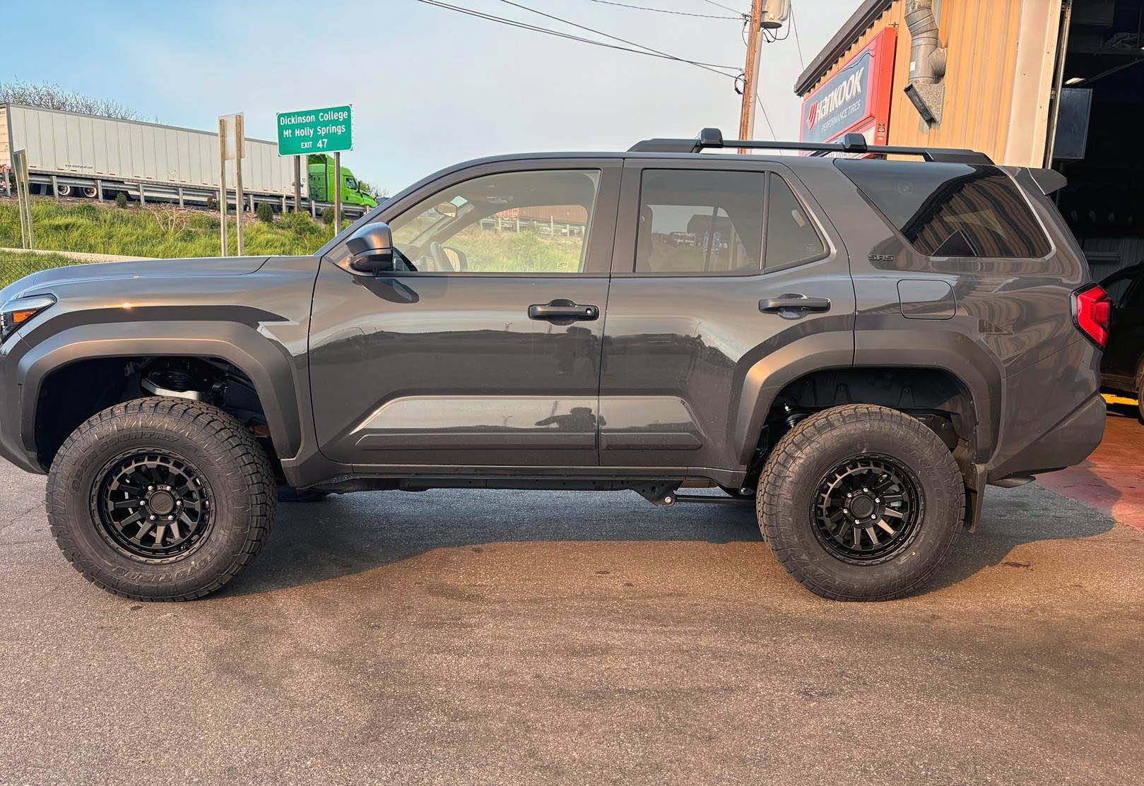 2025 4runner 6th gen 3.5" inch RC suspension lift. 285/70/17 AT3 Tires. 17" Black Rhino Raid Wheels on 2025 4Runner SR5 IMG_7752