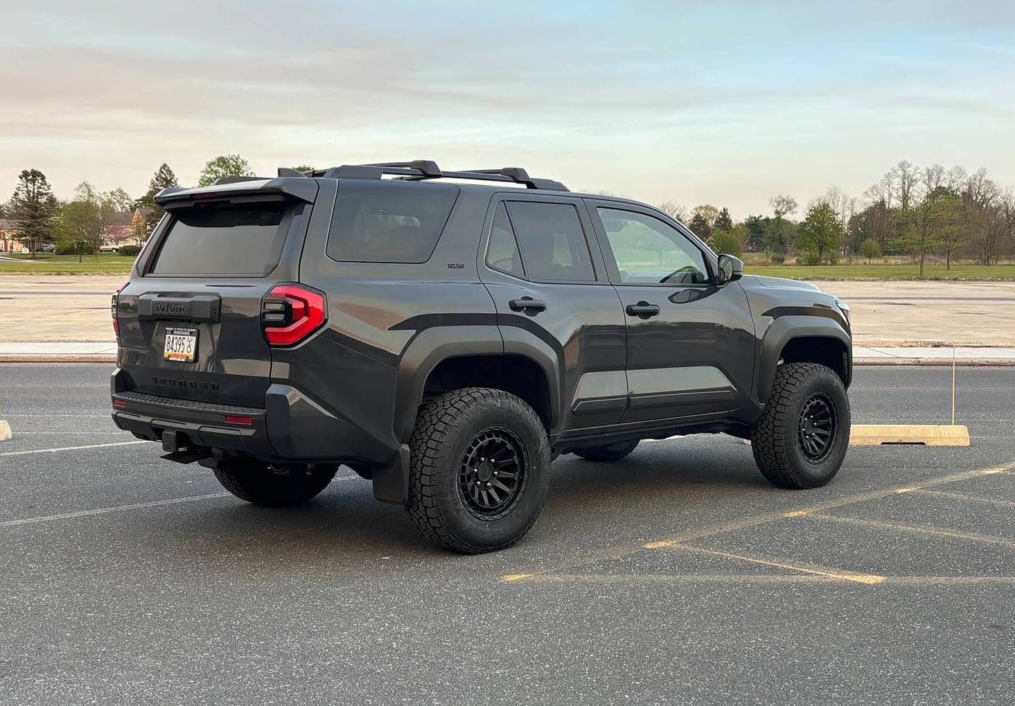 2025 4runner 6th gen 3.5" inch RC suspension lift. 285/70/17 AT3 Tires. 17" Black Rhino Raid Wheels on 2025 4Runner SR5 IMG_7755