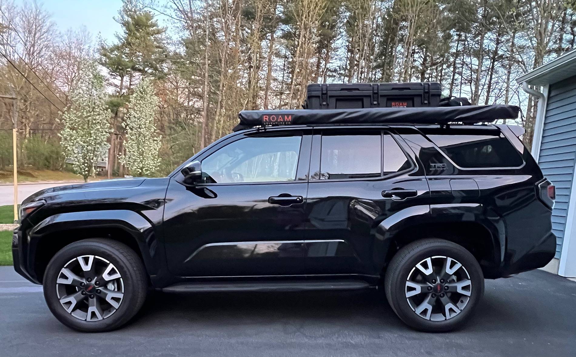 2025 Toyota 4runner Mods installed: TRD side steps running boards, TRD red tow hooks, Prinsu Roof Rack.... more to come IMG_5467