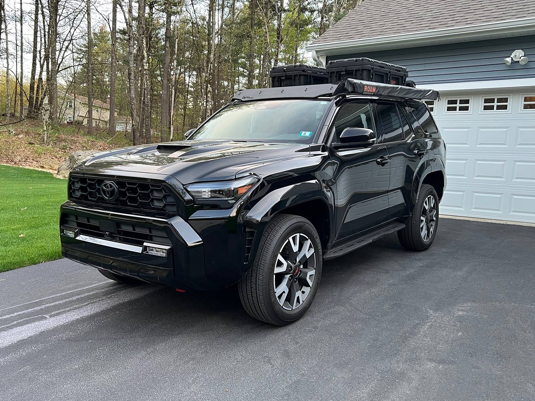 2025 Toyota 4runner Mods installed: TRD side steps running boards, TRD red tow hooks, Prinsu Roof Rack.... more to come IMG_5460