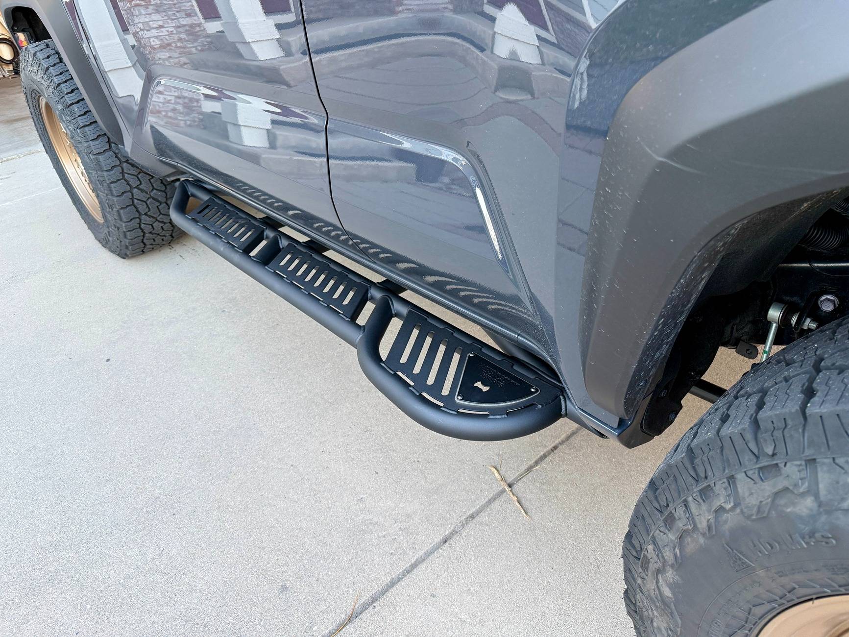 2025 4runner 6th gen New mods: Westcott sliders and 1.5" Rough Country lift on front IMG_7711.JPG