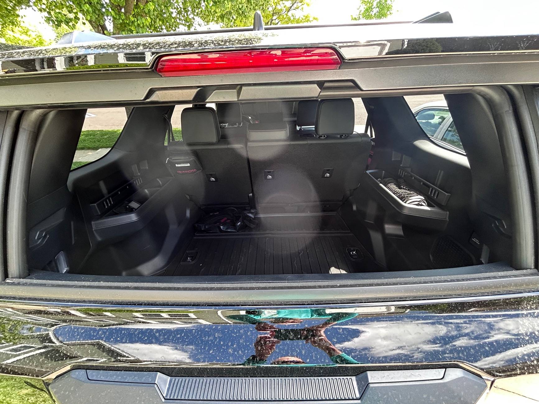2025 4runner 6th gen Cargo door unlatch noise and rear window IMG_3851