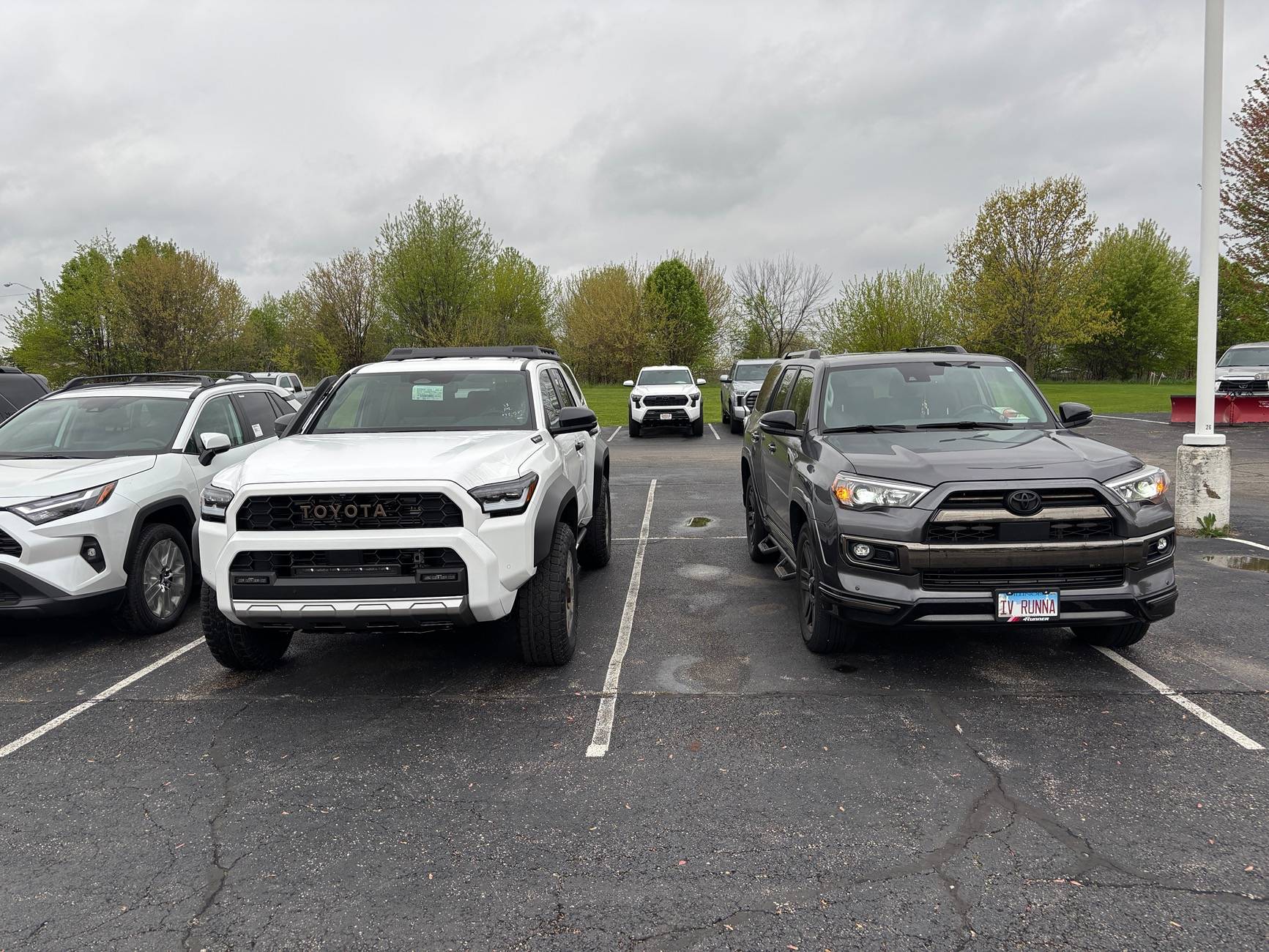 2025 4runner 6th gen Traded my 2021 Nightshade for a 2025 Trailhunter (Ice Cap) IMG_9841.JPG