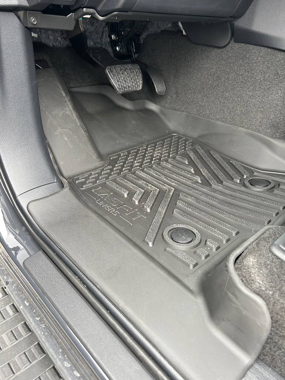 2025 4runner 6th gen Lasfit Floor Mats for Hybrid 6th gen? IMG_4486