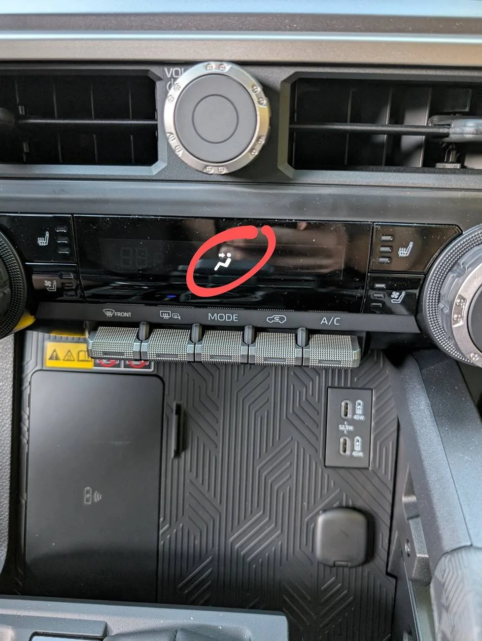2025 4runner 6th gen AC Mode Screen Is Always On PXL_20250508_225012692~2