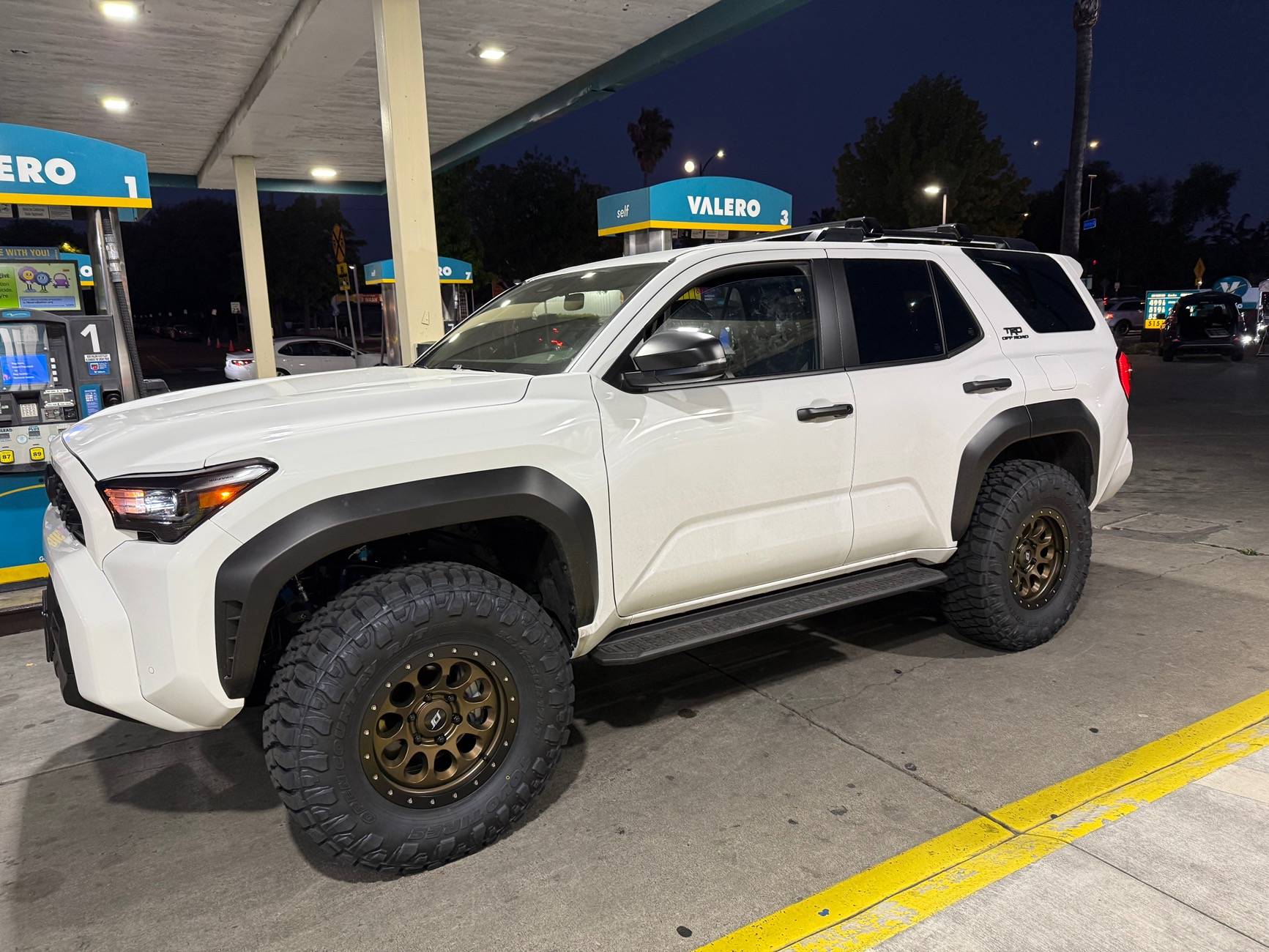 2025 Toyota 4runner ICE CAP WHITE Photos 4Runner 6th Gen (2025+) IMG_7689
