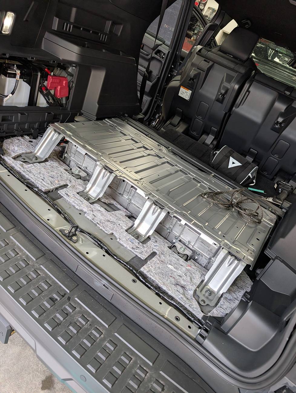 2025 Toyota 4runner Aftermarket Subwoofer & Sub Amp installed (w/ removable subwoofer enclosure box) PXL_20250512_170509233