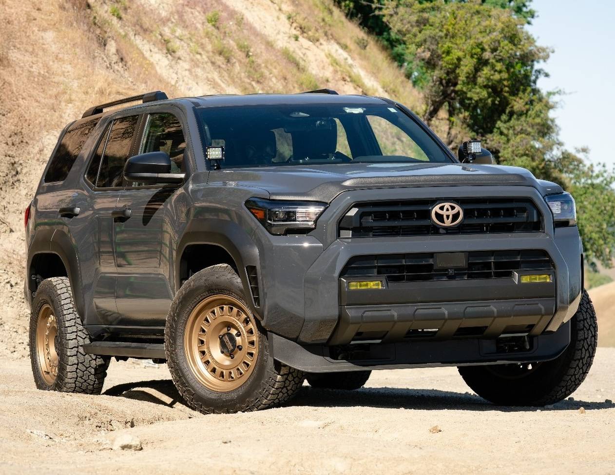 2025 Toyota 4runner Hood protector / bug deflector by Husky Liners (installed pics & review) Hood protector : bug deflector by Husky for 2025 4runner 6th gen2
