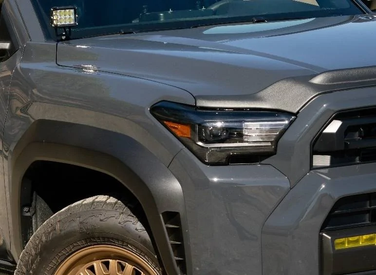 2025 Toyota 4runner Hood protector / bug deflector by Husky Liners (installed pics & review) Hood protector : bug deflector by Husky for 2025 4runner 6th gen1