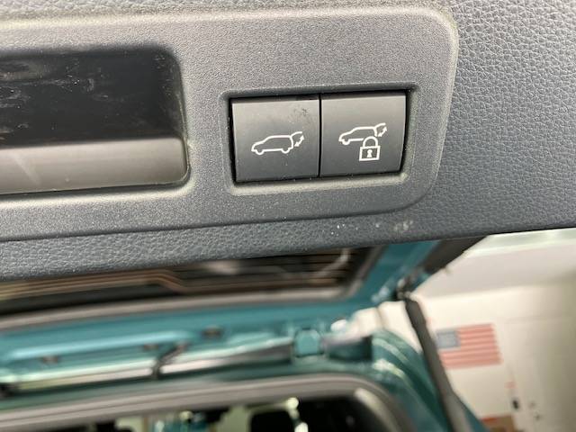 2025 4runner 6th gen I'm suing Toyota => TRD Off-Road i-FORCE MAX missing hands-free power liftgate IMG_5561