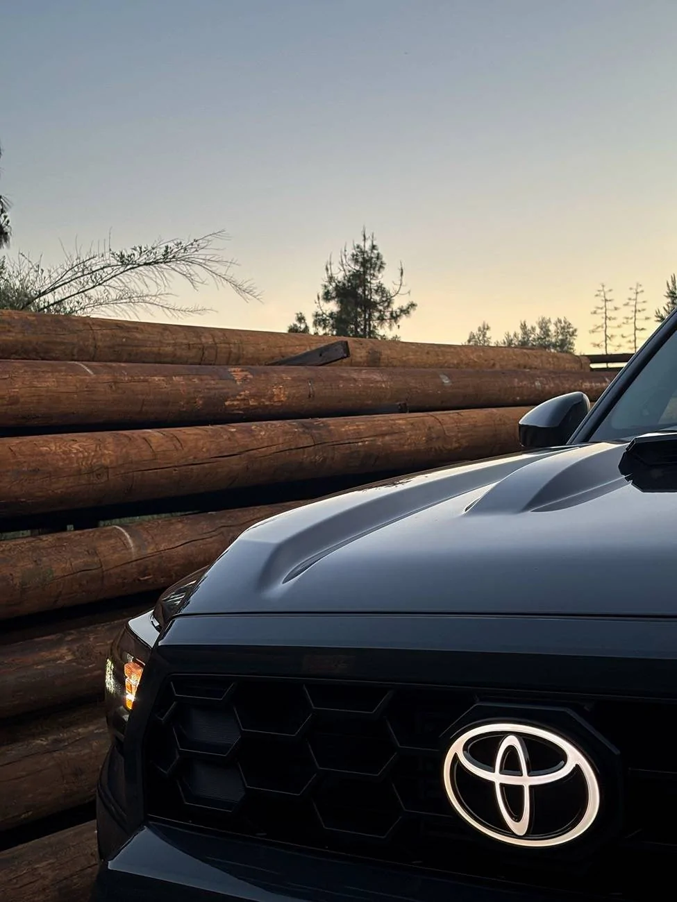 2025 4runner 6th gen Illuminated Front Emblem - Dark Chrome Toyota Grille Logo (photos) Illuminated Logo 1