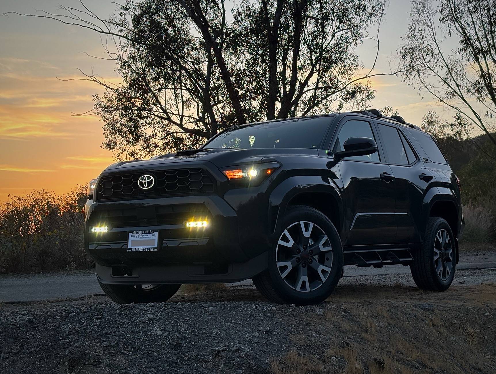 2025 4runner 6th gen Illuminated Front Emblem - Dark Chrome Toyota Grille Logo (photos) Illuminated Logo 2