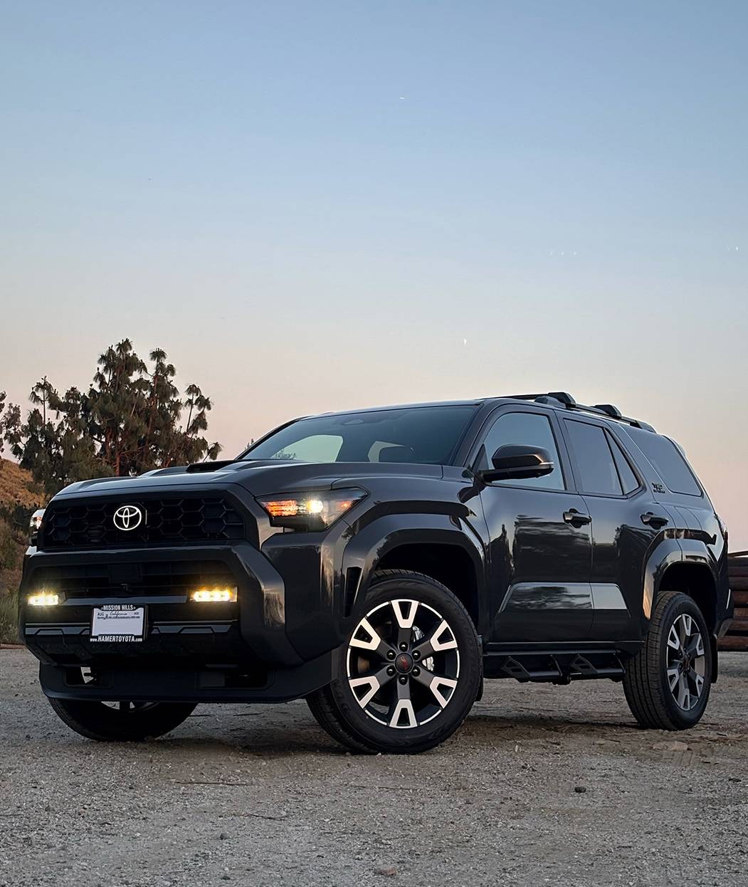 2025 4runner 6th gen Illuminated Front Emblem - Dark Chrome Toyota Grille Logo (photos) Illuminated Logo 4