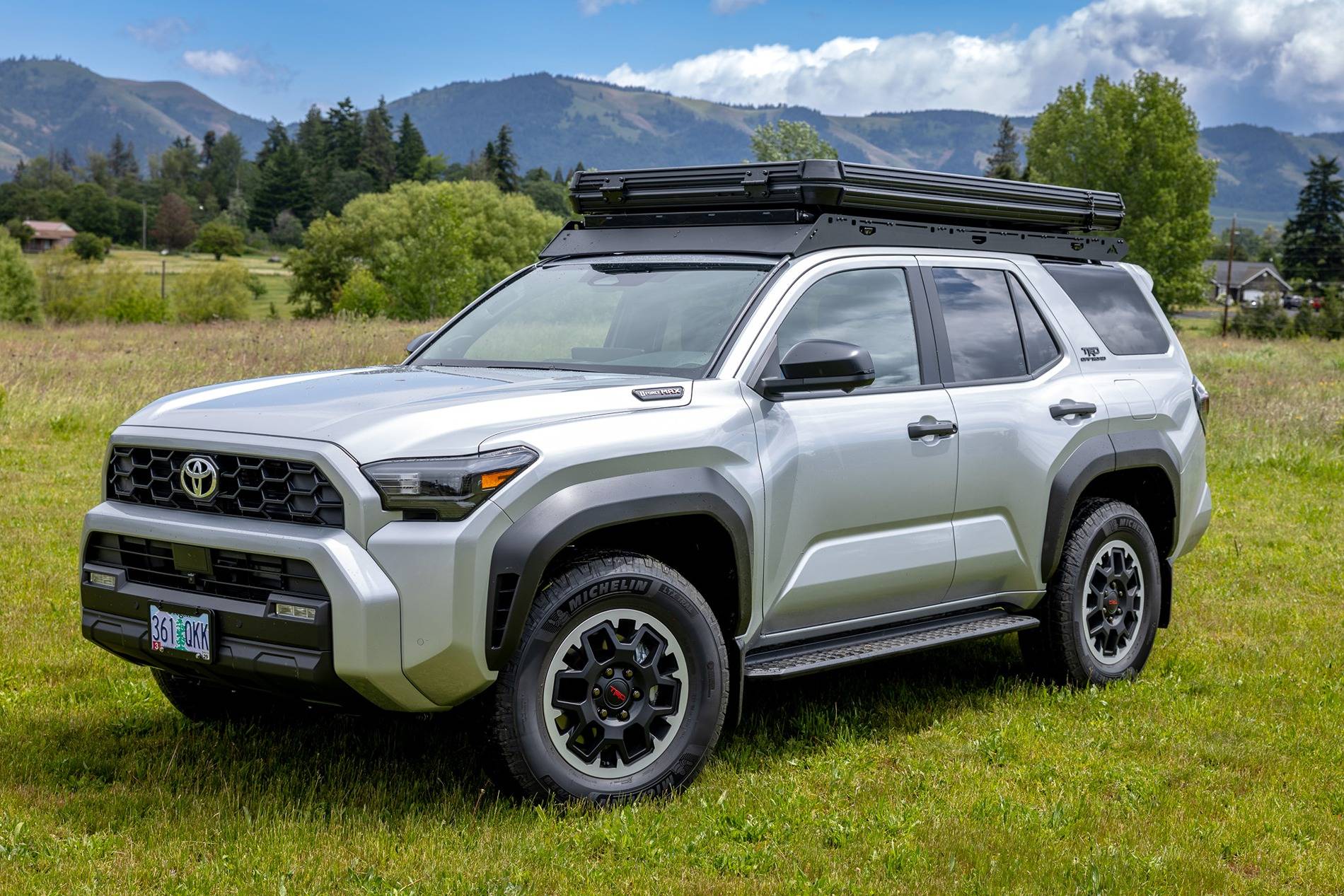 2025 4runner 6th gen Conceptual Render with Sherpa Capitol Rack & Aspen V2 RTT _W0A4942