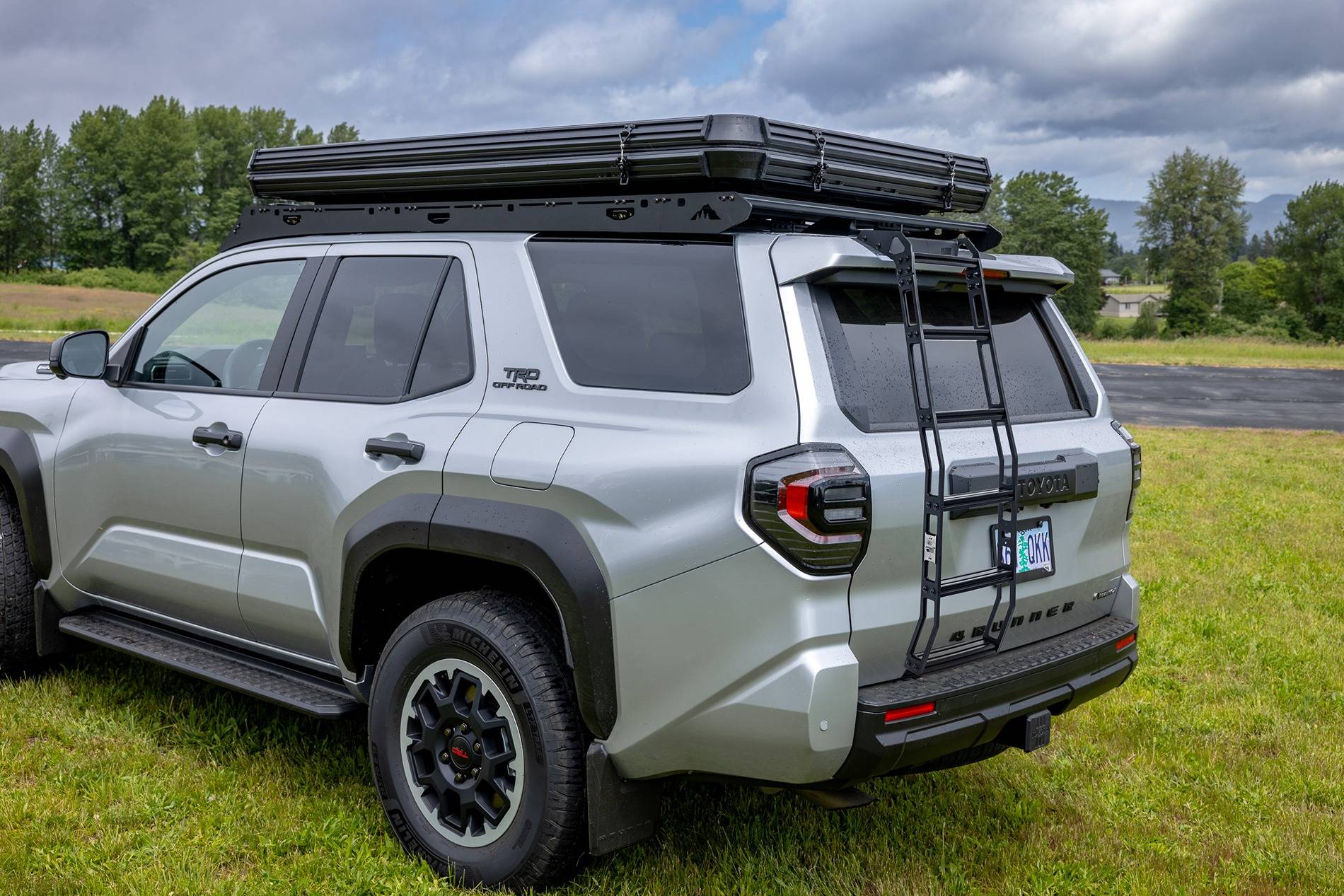 2025 4runner 6th gen Conceptual Render with Sherpa Capitol Rack & Aspen V2 RTT _W0A4949-Edit