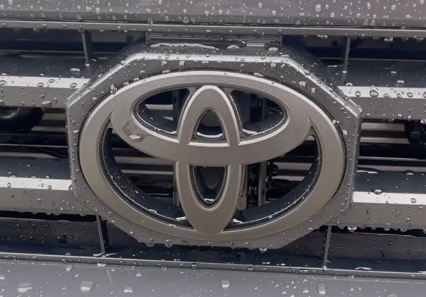 2025 4runner 6th gen Black Toyota front badge via Plastidip Black Toyota front badge using plastidi