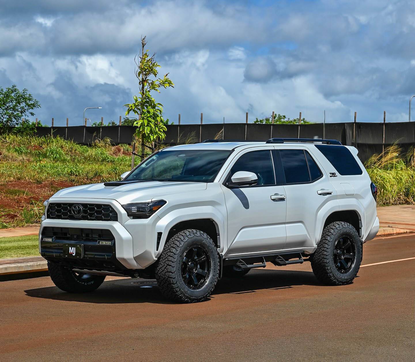2025 4runner 6th gen Wind Chill Pearl TRD Sport Build on Fuel +20 Offset Wheels, KO3 285/65/18, ReadyLift 1.5" Front Level Lift Wind Chill Pearl TRD Sport Build on Fuel +20 Offset Wheels, KO3 285:65:18, ReadyLift 1.5%22 Fr
