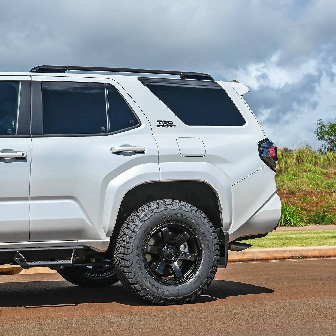 2025 4runner 6th gen Wind Chill Pearl TRD Sport Build on Fuel +20 Offset Wheels, KO3 285/65/18, ReadyLift 1.5" Front Level Lift Wind Chill Pearl TRD Sport Build on Fuel +20 Offset Wheels, KO3 285:65:18, ReadyLift 1.5%22 Fr