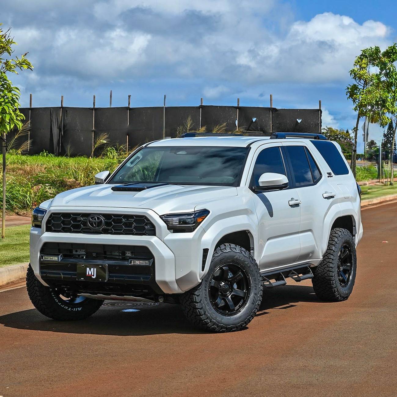 2025 4runner 6th gen Wind Chill Pearl TRD Sport Build on Fuel +20 Offset Wheels, KO3 285/65/18, ReadyLift 1.5" Front Level Lift Wind Chill Pearl TRD Sport Build on Fuel +20 Offset Wheels, KO3 285:65:18, ReadyLift 1.5%22 Fr