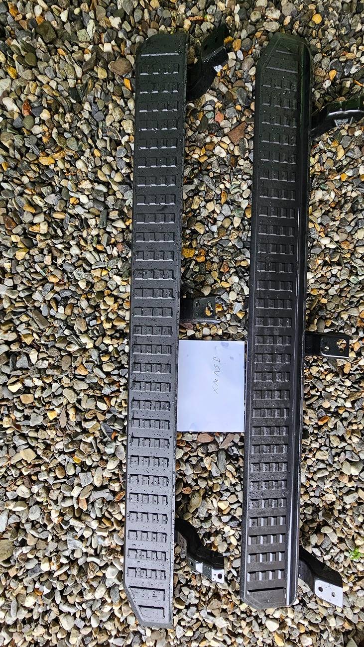 2025 4runner 6th gen WTS - Factory Running Boards 20250523_132852