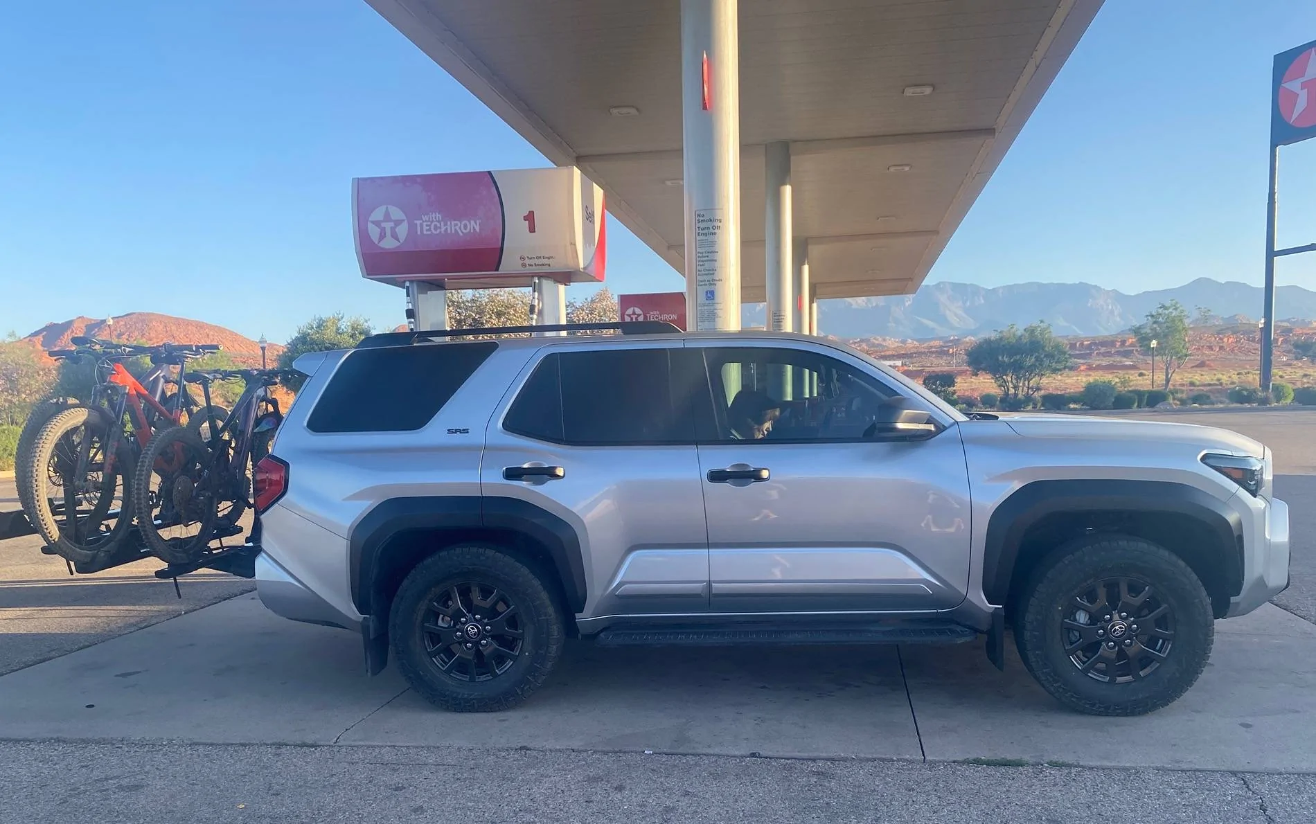 2025 Toyota 4runner Bike Rack installed on 6th gen - post your setups IMG_5628