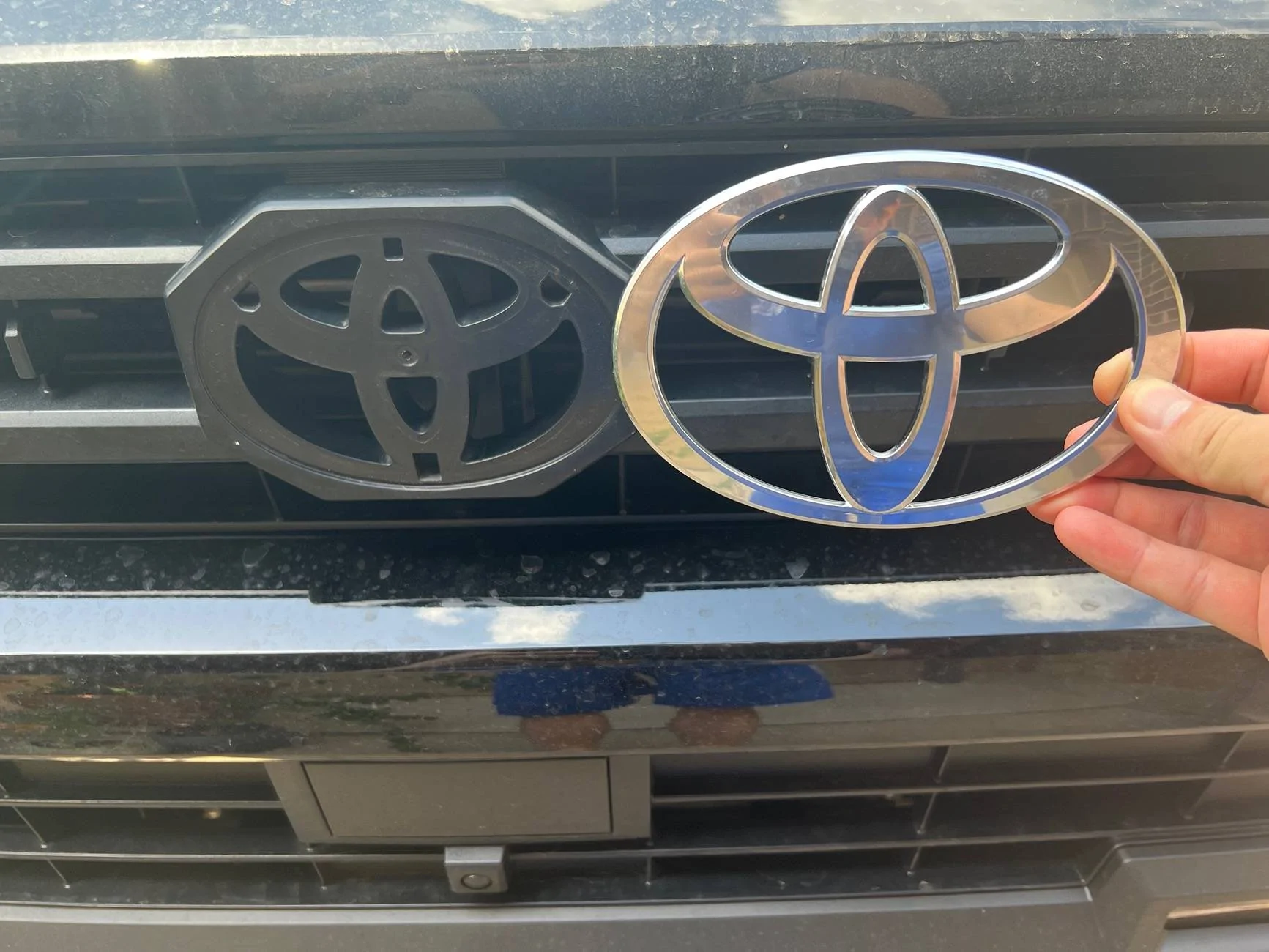 2025 4runner 6th gen Black Toyota front badge via Plastidip IMG_3544