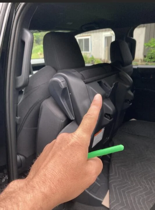 2025 Toyota 4runner Missing tumble band from middle row seats?  Anyone else? 1748773254068-04