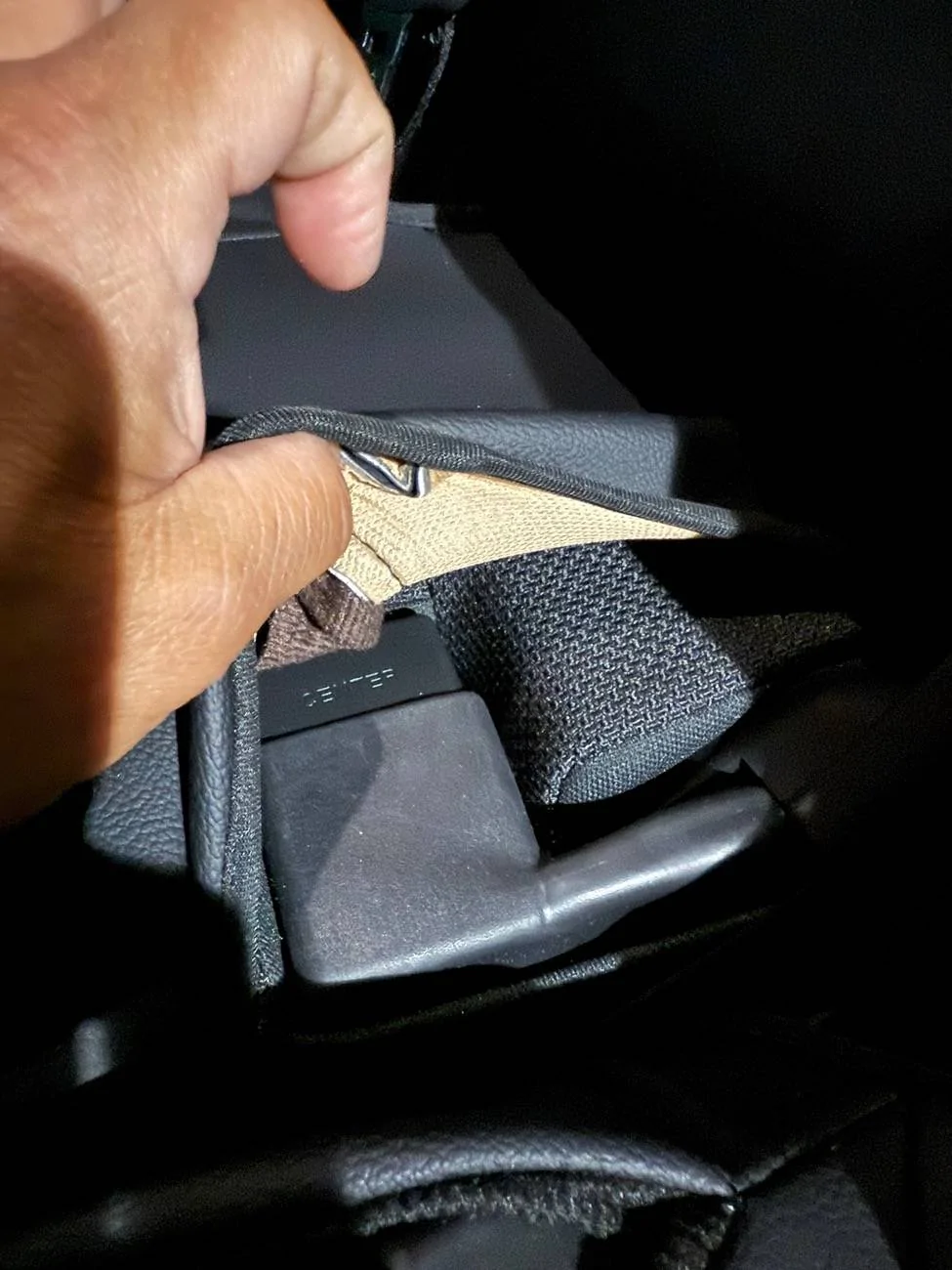 2025 4runner 6th gen EKR faux leather seat covers installed on 6th gen 4Runner SR5 -- photos, install tips, review IMG_9518