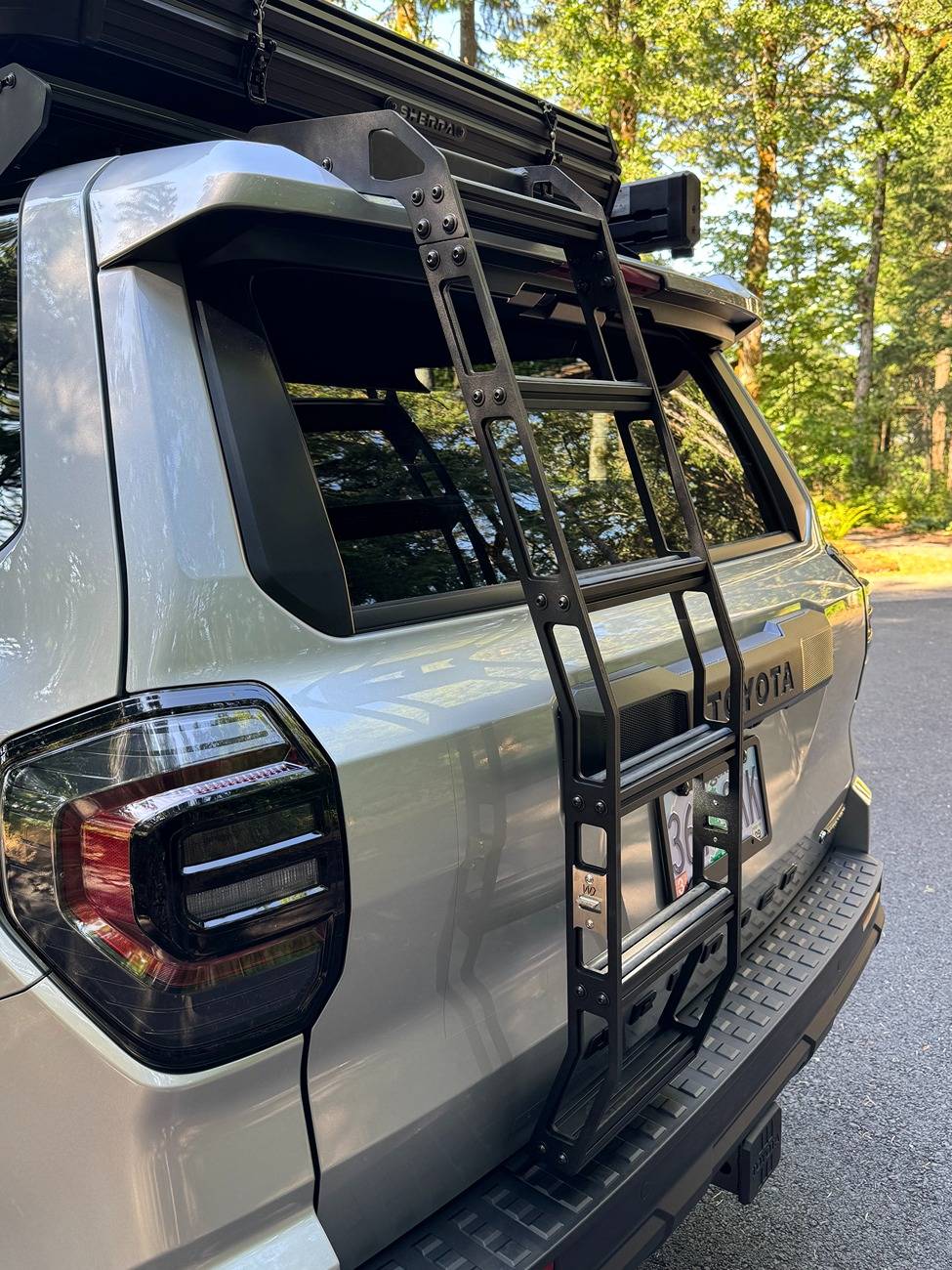 2025 4runner 6th gen Rear hatch ladder IMG_0221