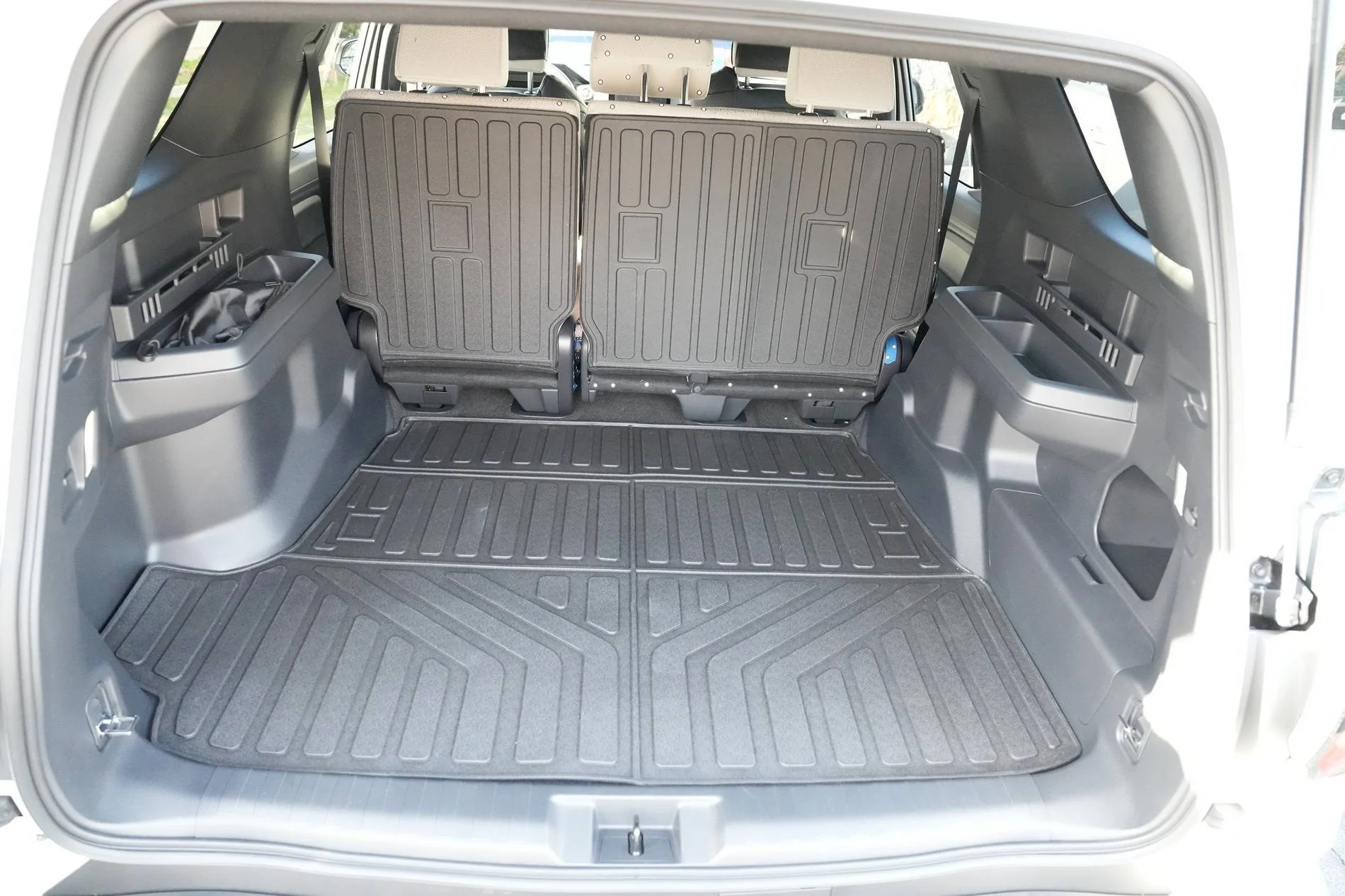 2025 4runner 6th gen 🎉Zekzoop Trunk Mat & Backrest Mat Available NOW!! (with 20%off) 25款丰田超霸5座--靠背垫两片普通皮纹装车