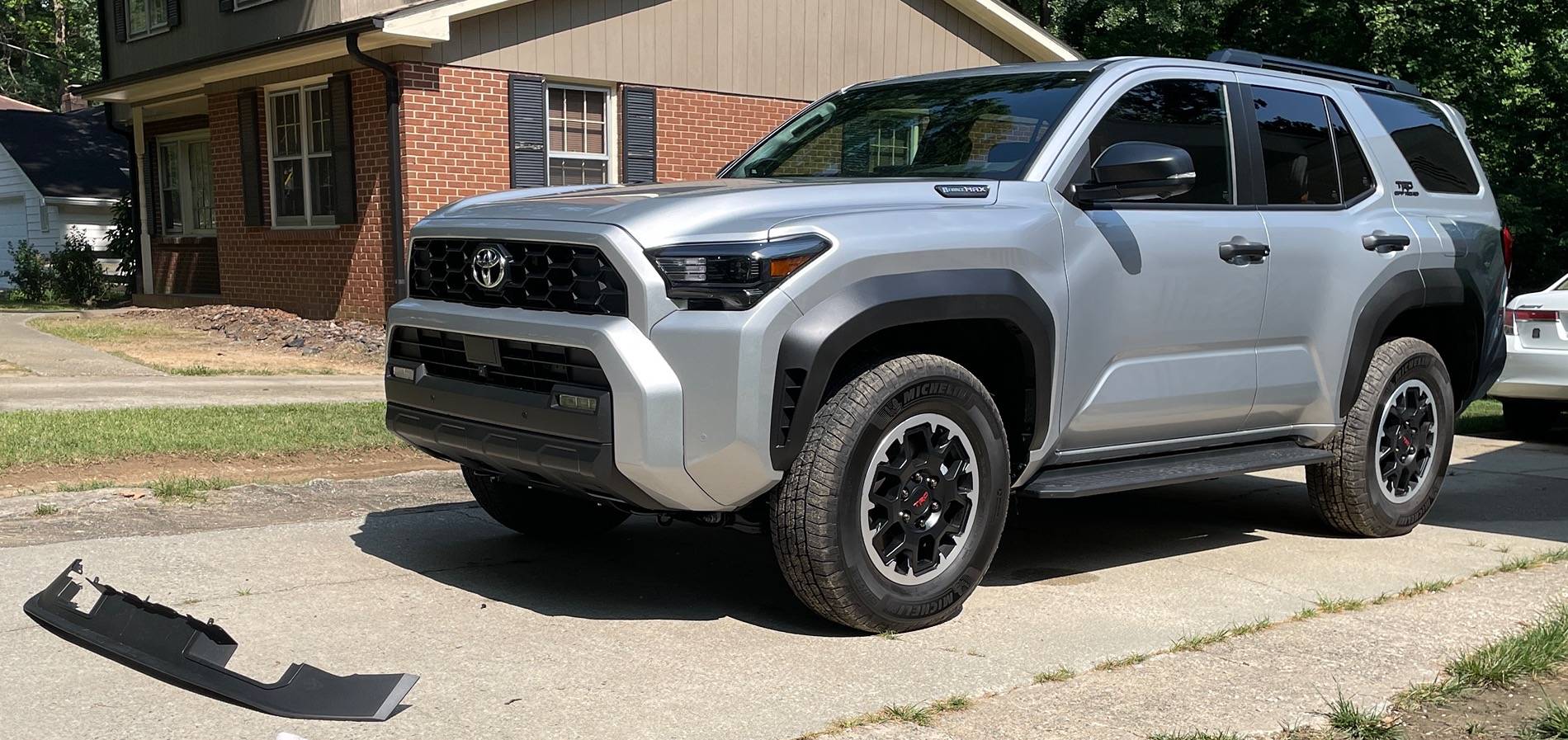 2025 4runner 6th gen Air Dam falling off at highway speeds, 89 miles on odometer IMG_8683