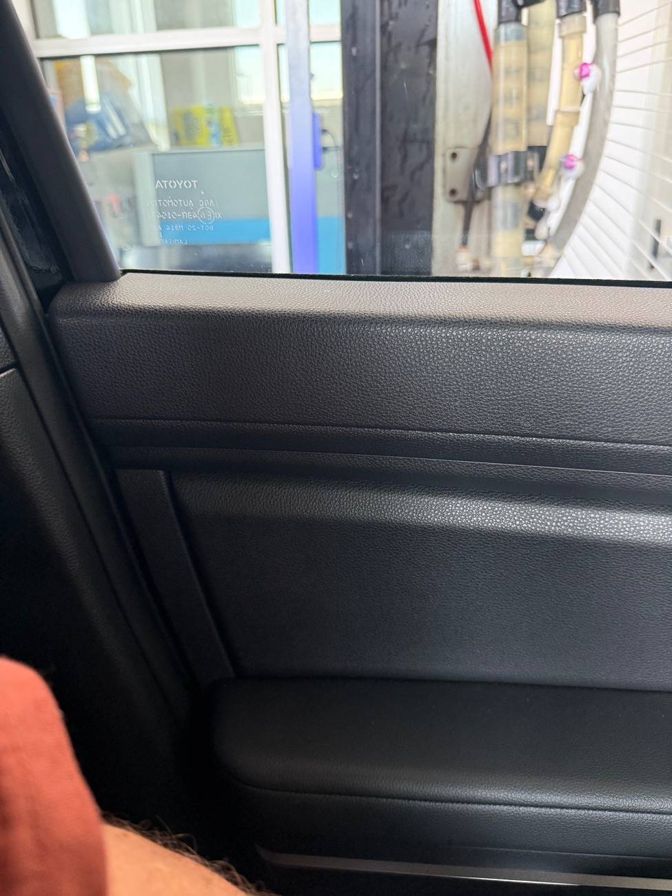 2025 4runner 6th gen Rattling by seatbelt IMG_0905