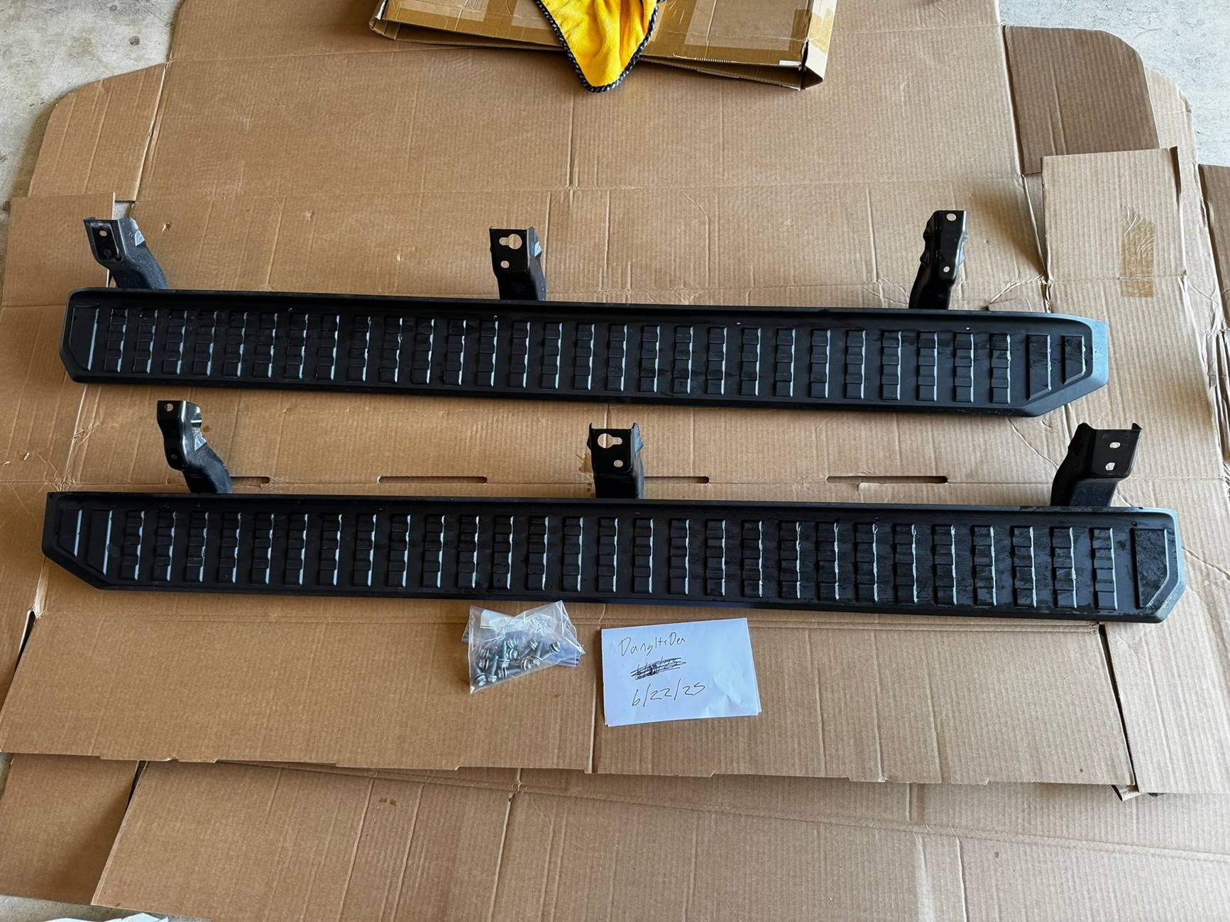 2025 4runner 6th gen SOLD runningboards.JPEG